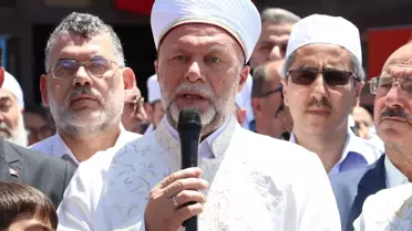 Sakarya'da İsveç'te Kur'an-ı Kerim Yakılmasına Tepki