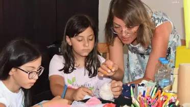 Bozüyük Belediyesi Sanat Atölyeleri'nde Geri Dönüşüm Kostüm Tasarımı