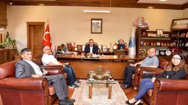 Taşköprü Belediyesi, LGS'de başarılı olan öğrencilere bisiklet hediye etti