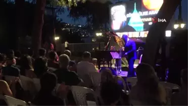 Tarihi konağın bahçesinde piyano konseri kulakların pasını sildi