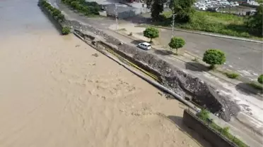 Alaplı Çayı Taştı, İstinat Duvarı Yıkıldı