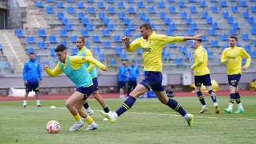 Fenerbahçe, Rusya'da hazırlıklarına devam ediyor
