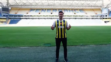 Fenerbahçe, Umut Nayir ile 2+1 yıllık sözleşme imzaladı