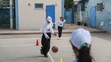 Gazze'de abluka ve çatışma mağduru çocuklar yaz okulunda sanat ve sporla iyileşiyor