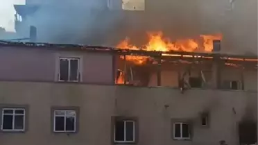 Esenyurt'ta boşaltılan binanın çatısında yangın çıktı