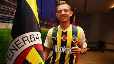 Fenerbahçe, 24 yaşındaki Sebastian Szymanski'yi renklerine bağladı