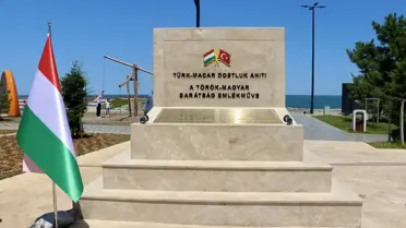 Türk-Macar Dostluk Anıtı Trabzon'da Açıldı