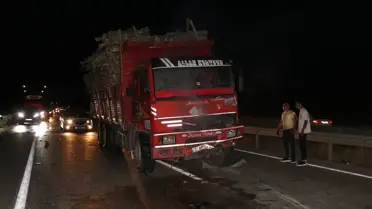 Samsun'da Tır ve Kamyon Arasında Sıkışan Araçta 2 Kişi Yaralandı