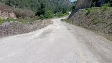 Karabük'te sağanak sonrası kapanan köy yolu ulaşıma açıldı