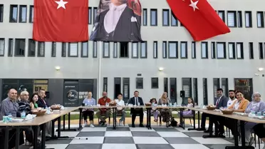 Kırşehir Valisi Şehit Aileleri ve Gaziler Onuruna Yemek Programı Düzenledi
