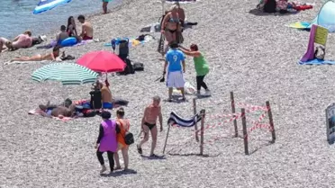 Kaplumbağa yuvasına mayo ve şort asıldı