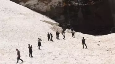 Hakkari'de Kaybolan 2 Kişiyi Arama Çalışmaları Devam Ediyor