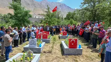 Van'ın Bahçesaray ilçesinde 30 yıl önce şehit edilen 14'ü çocuk 24 kişi anıldı