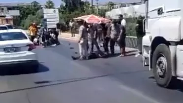 Mersin'de tırın altında kalan motosiklet sürücüsü öldü, eşi ağır yaralandı
