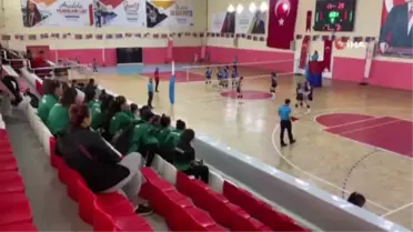 Anadolu Yıldızlar Ligi Voleybol Yarı Final Müsabakaları Ardahan'da Başladı