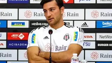 Beşiktaşlı futbolcu Emrecan Uzunhan trafik kazası sonrası saldırıya uğradı