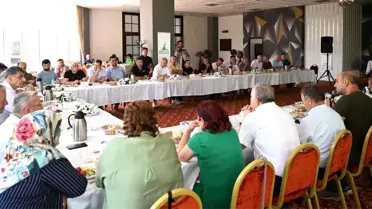 Kartepe Belediye Başkanı Mustafa Kocaman, Muhtarlarla Bir Araya Geldi