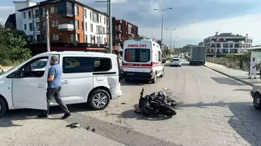 Düzce'de Otomobil ile Motosiklet Çarpışması: 2 Kişi Yaralandı
