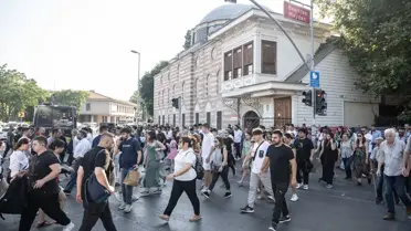 Beşiktaş Meydanı'ndaki Trafik Yoğunluğu Tepkilere Neden Oldu