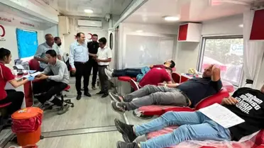 Van Kaymakamı Kızılay Kan Bağışı Kampanyasına Destek Verdi
