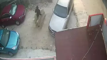 Arnavutköy'de Hurdacı Görünümlü Hırsızlar İşletmelerin Paletlerini Çaldı