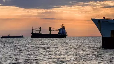 İtalya'da 850 milyon euro değerinde 5.3 ton uyuşturucu taşıyan geminin 8'i Türk 15 mürettebatı gözaltında