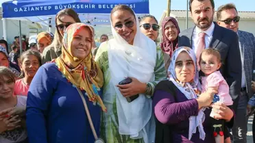 BM Habitat İyi Niyet Elçisi Suudi Arabistan Prensesi Nurdağı'nda depremzedeleri ziyaret etti