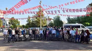 Midyat Belediyesi Engellilere Tekerlekli Sandalye Hediye Etti