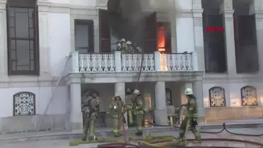 Beşiktaş Yıldız Parkı'ndaki Tarihi Çadır Köşkü'nde Yangın Çıktı