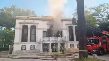 Beşiktaş Yıldız Parkı'nda bulunan Çadır Köşkü'nde yangın- 1