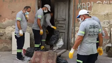 Mersin Akdeniz'de 10 Ton Çöp Çıkarıldı
