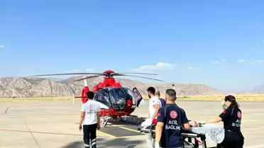 Şırnak'ta Boğazına Kalem Kapağı Kaçan Bebek Ambulans Helikopterle Nakledildi
