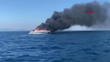 Bodrum'da 12 Metrelik Motor Yat Alev Alev Yandı