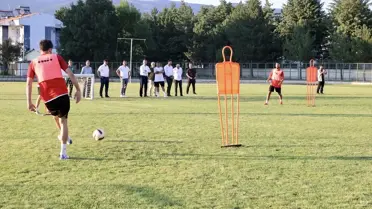 Tokat Belediye Plevnespor, 9 yeni futbolcuyla imza töreni düzenledi