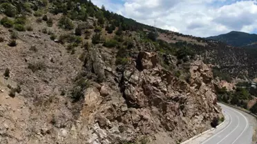 Gümüşhane-Giresun Karayolunda Kayalar Temizleniyor