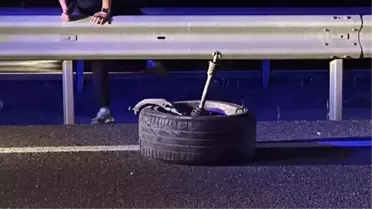 Kütahya'da Otomobil Takla Attı, Minibüs Şarampole Düştü: 3 Yaralı
