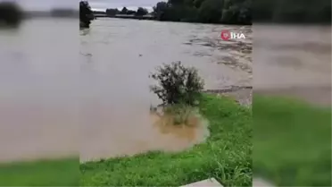 Slovenya'da sel ve yıldırımdan 3 kişi hayatını kaybetti Slovenyalılara evde kalın çağrısı