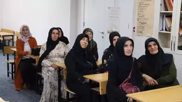 Iğdır'da Kadınlar Okuma Yazma ve Kur'an-ı Kerim Öğreniyor