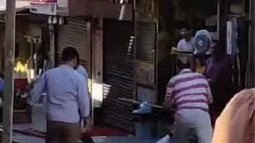 Fatih'te Zabıta ve Esnaf Yabancı Uyrukluyu Dövdü