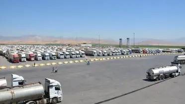 Habur Sınır Kapısı'nda sıcak hava tır şoförlerini etkiliyor