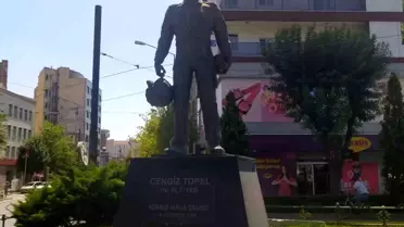 Şehit Pilot Yüzbaşı Cengiz Topel, Sosyal Medyada Anılıyor