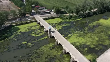 Edirne'de Tunca Nehri'nde Çöp Birikimi