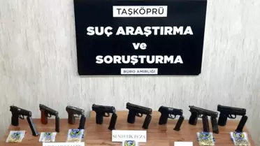 Kastamonu'da Ruhsatsız Tabanca ve Uyuşturucu Operasyonu
