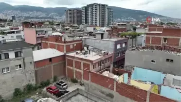 Beşyol'da riskli binaların yıkımı sürüyor