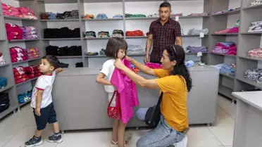 Mersin Büyükşehir Belediyesi Kıyafet Evi Projesi'ni Silifke'de açtı