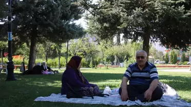Malatya'da deprem sonrası vatandaşlar parklarda kaldı