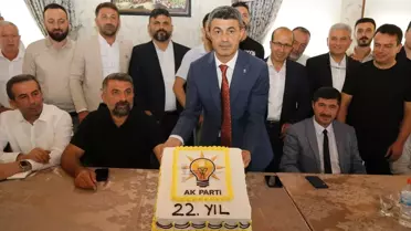 AK Parti Tokat İl Başkanı Ali Özer yeni yönetimi basına tanıttı