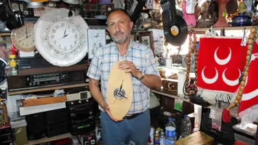 Aydın'da Antika Dükkanı İşleten Mustafa Demirel'in İlginç Saatleri