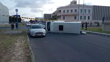 Çerkezköy'de servis minibüsü ile otomobil çarpıştı: 13 yaralı