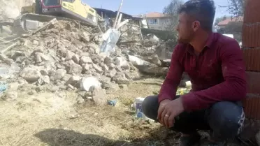 Isparta Yalvaç'ta bir evde çıkan yangında ev küle döndü
